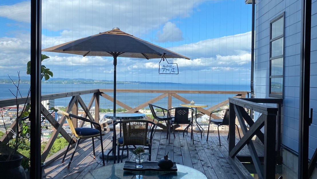 Atelier on the Hill Overlooking the Sea