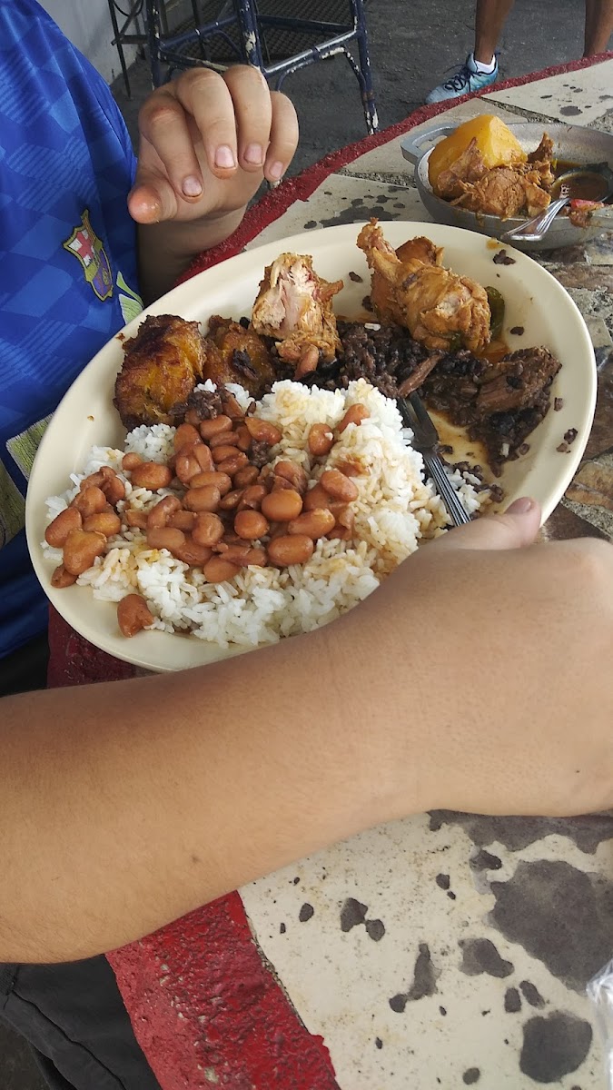 El Ciclon Cafeteria - 9