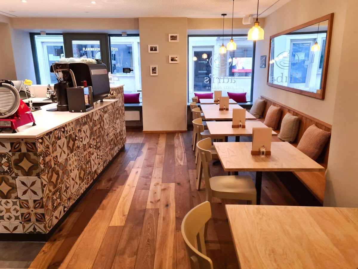 adri's caffe & pinsa