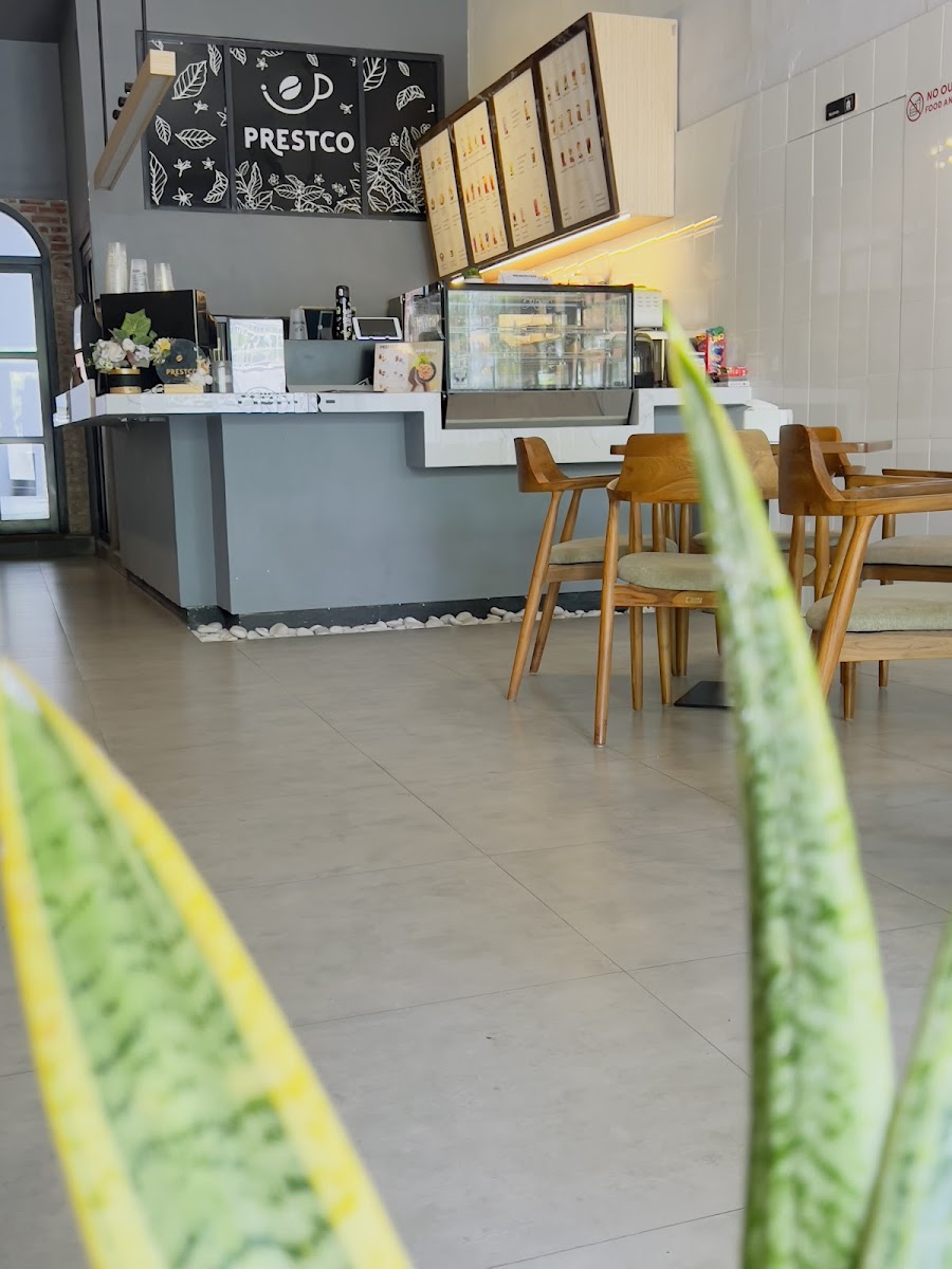 PRESTCO Cafe & Eatery