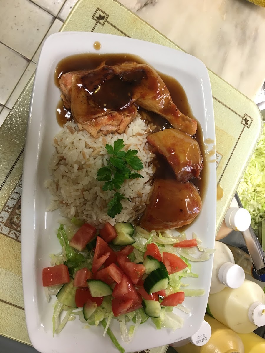 Ozis Cafe - 10