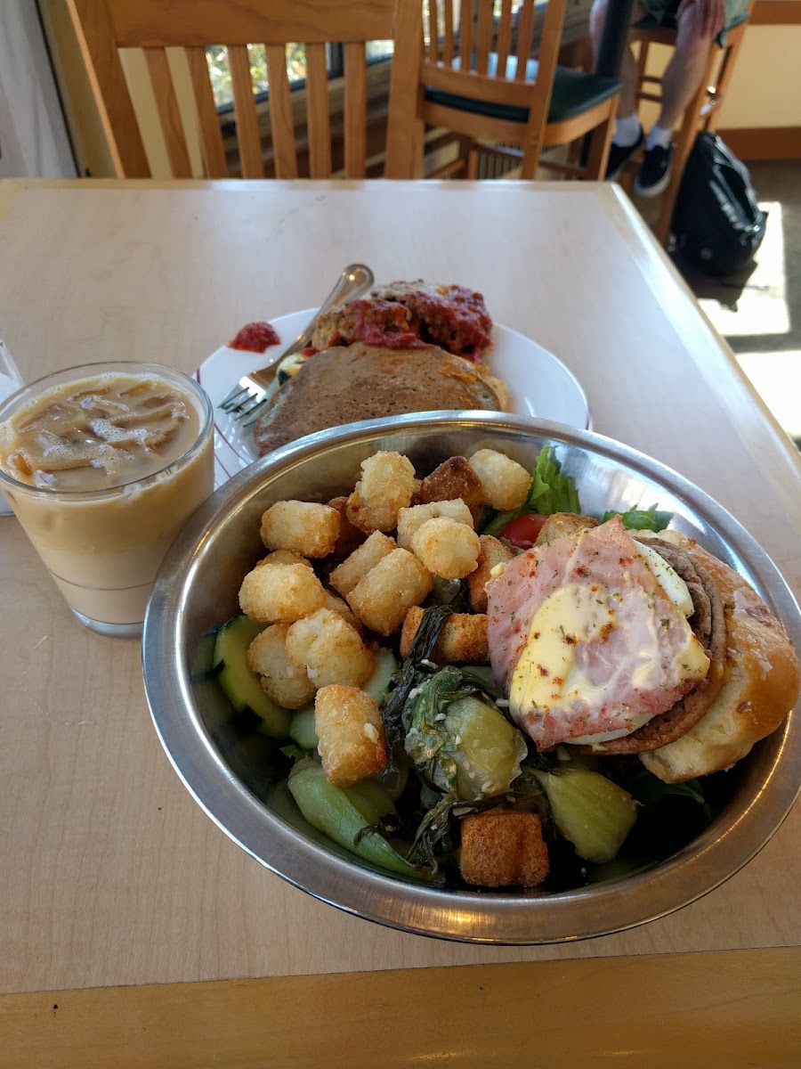 Ricker Dining - 10