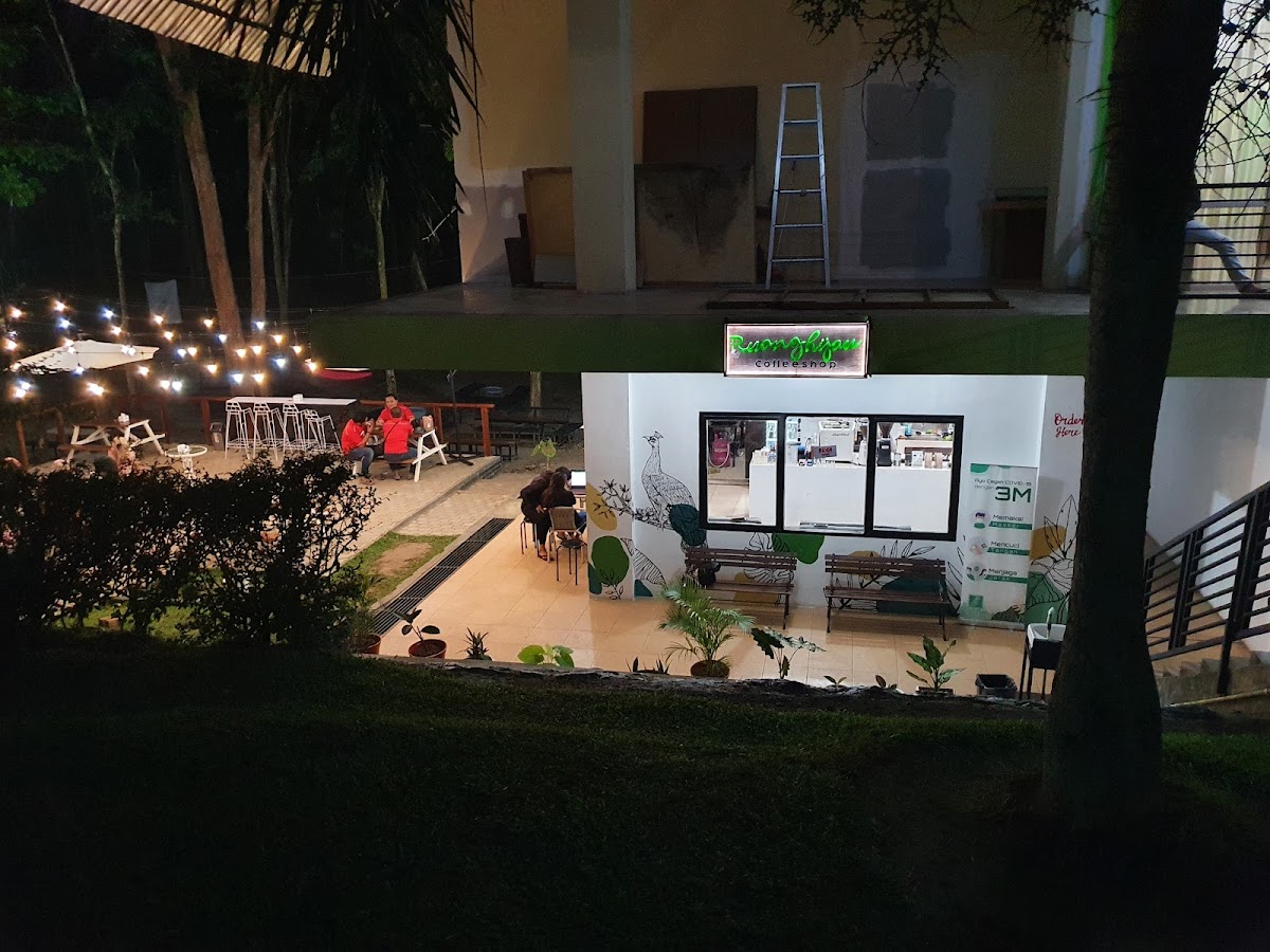 Ruang Hijau Coffee Shop - 4