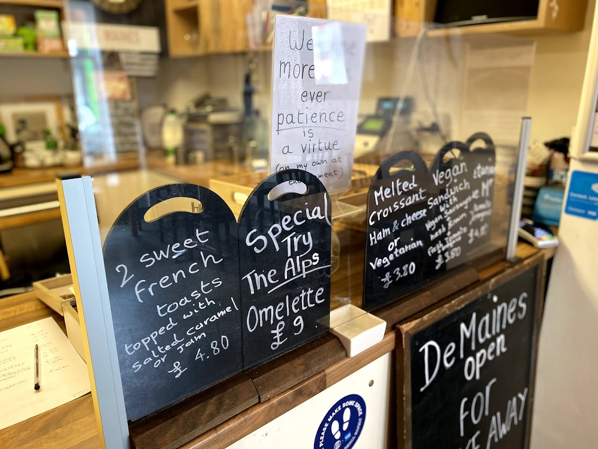 De Maines Of Moseley - 4