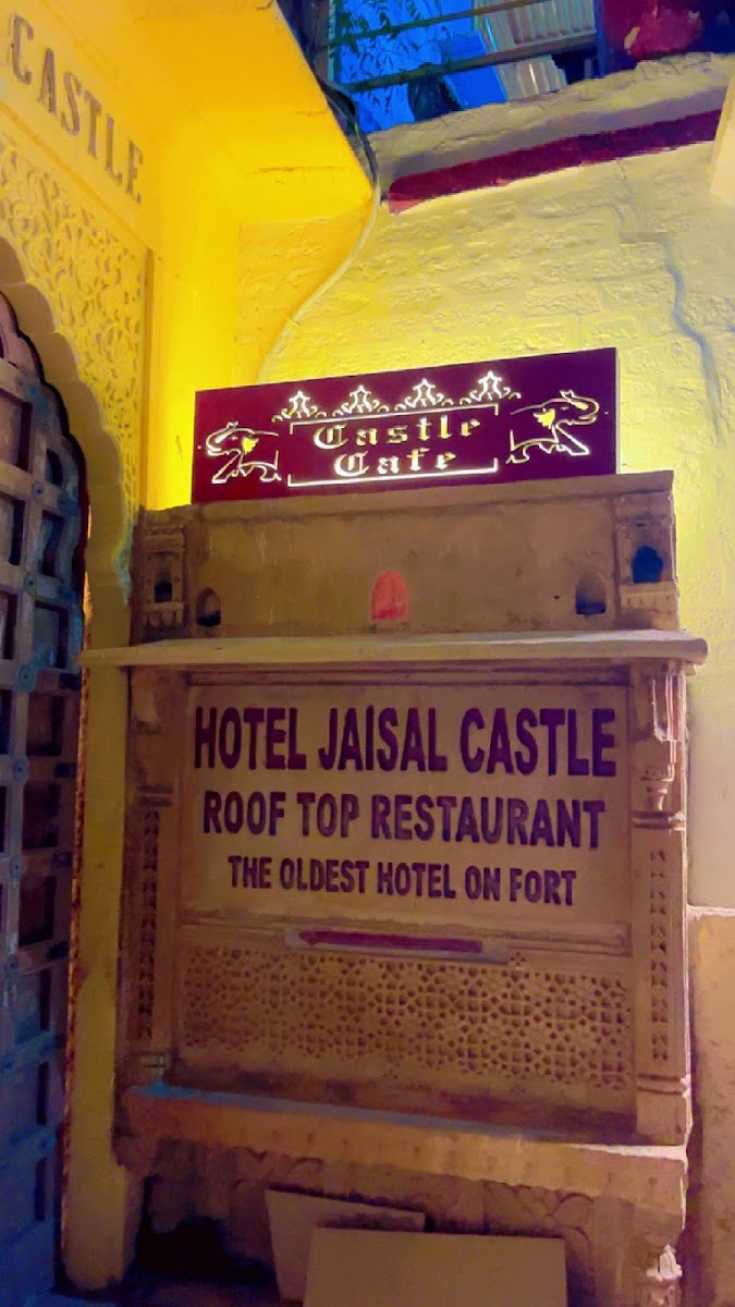 Castle Cafe & Restro
