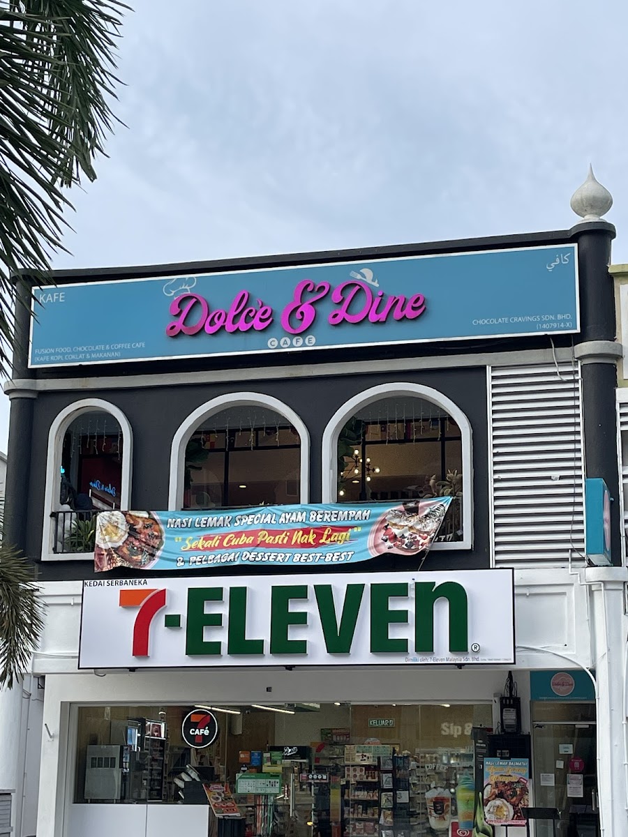 DOLC'E & DINE CAFE BANGI