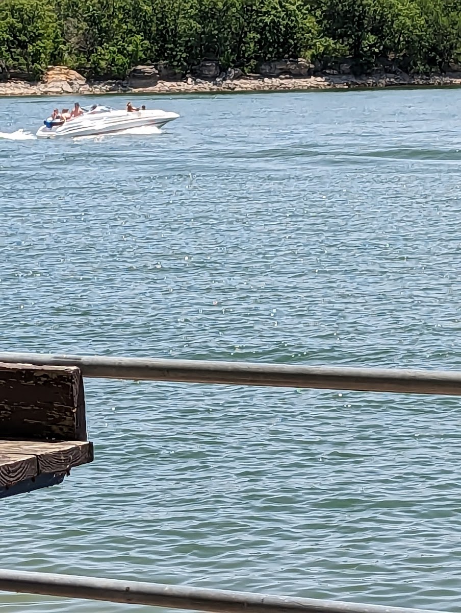 Lake View Cafe - 4
