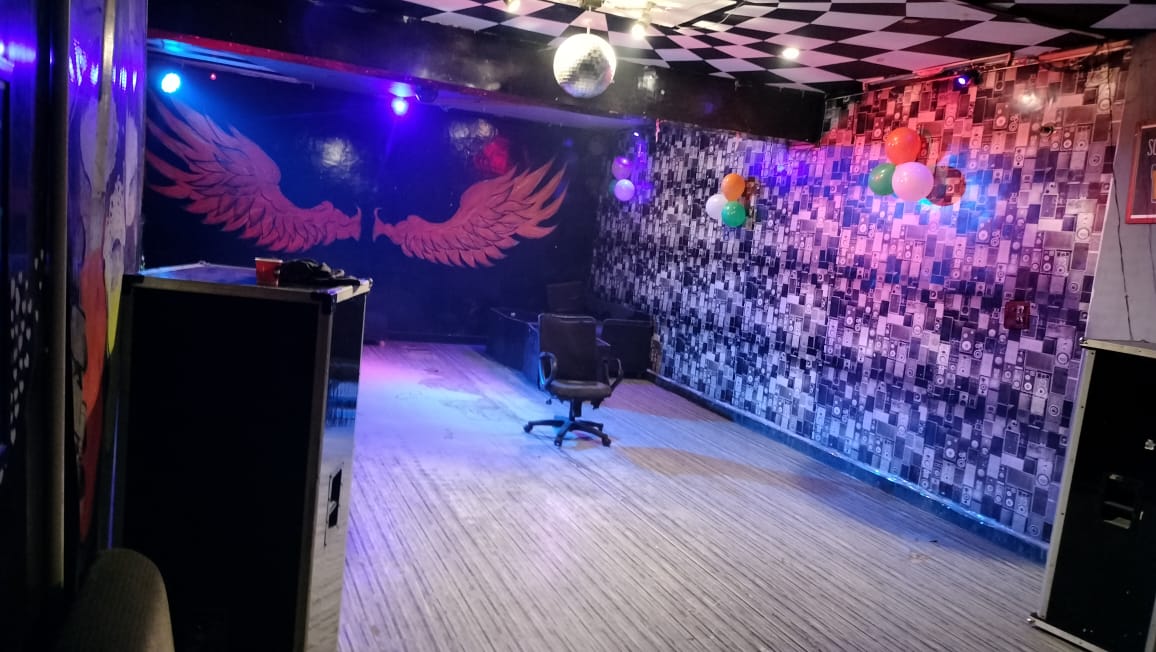 The Wiings Restaurant & Cafe