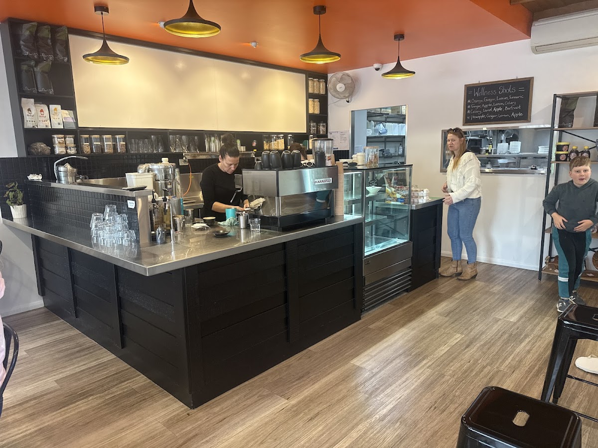 Oscar and Charlie Cafe - 7