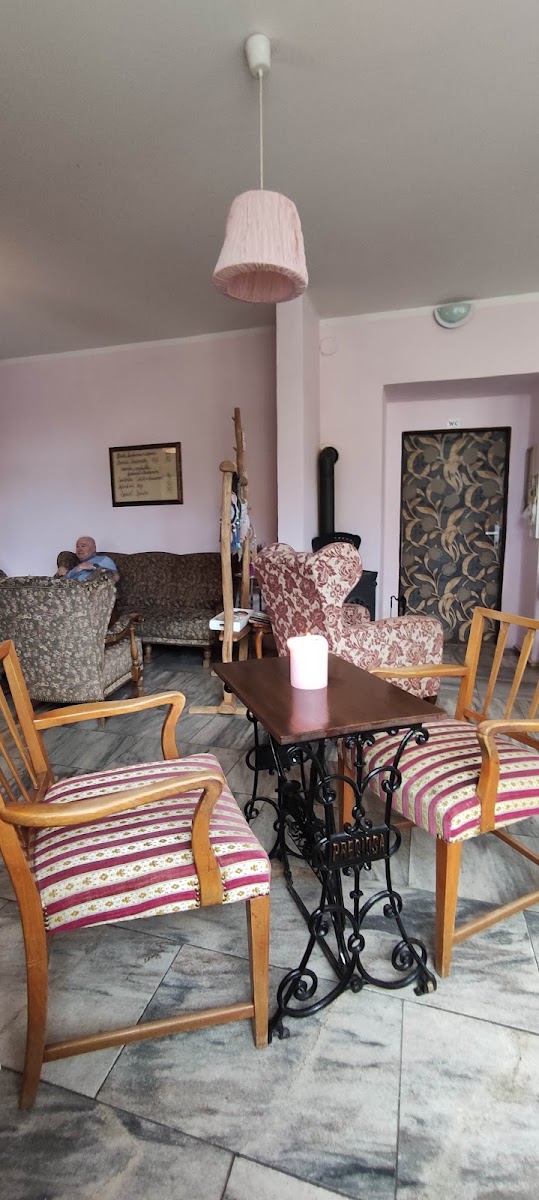 Rodinná kavárna 'V Křesle' - 3