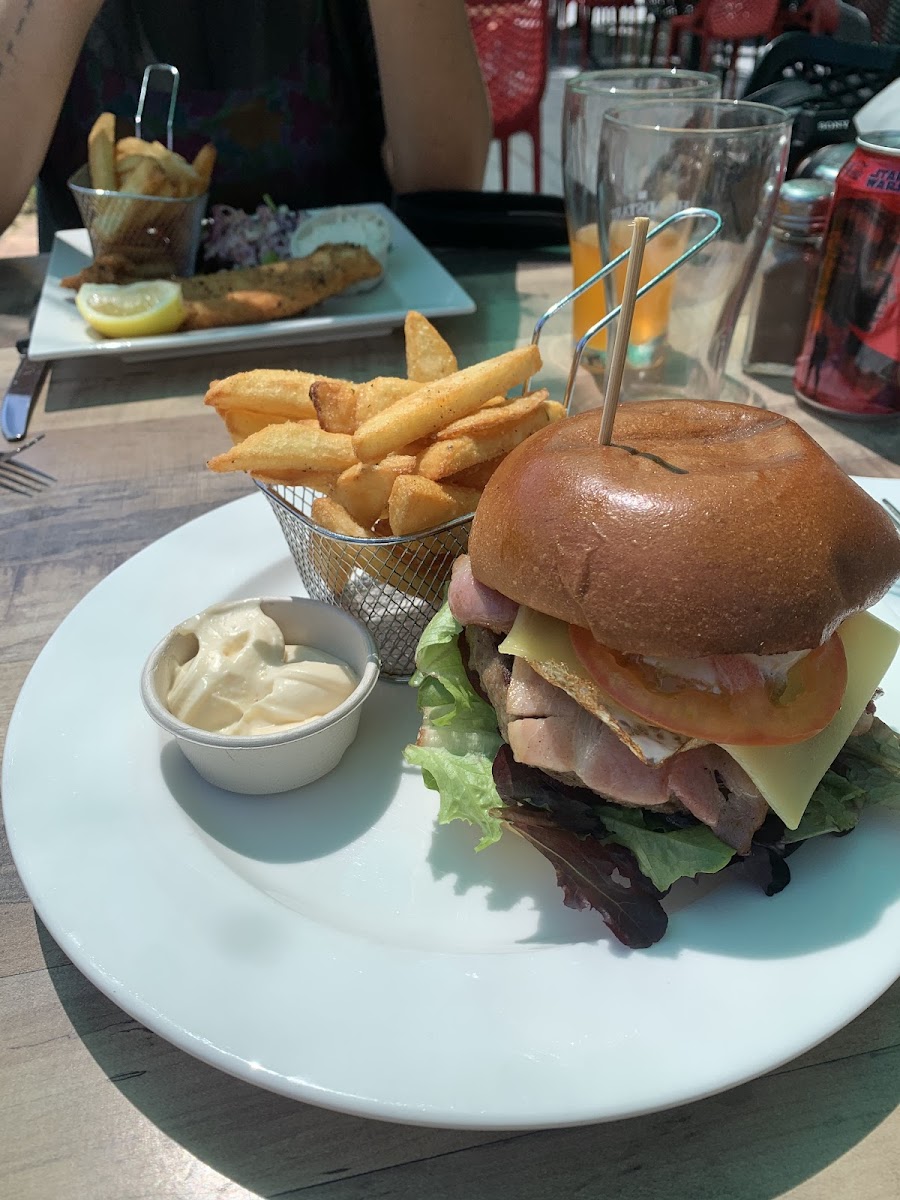 The Bikini Tree Cafe & Restaurant - 3