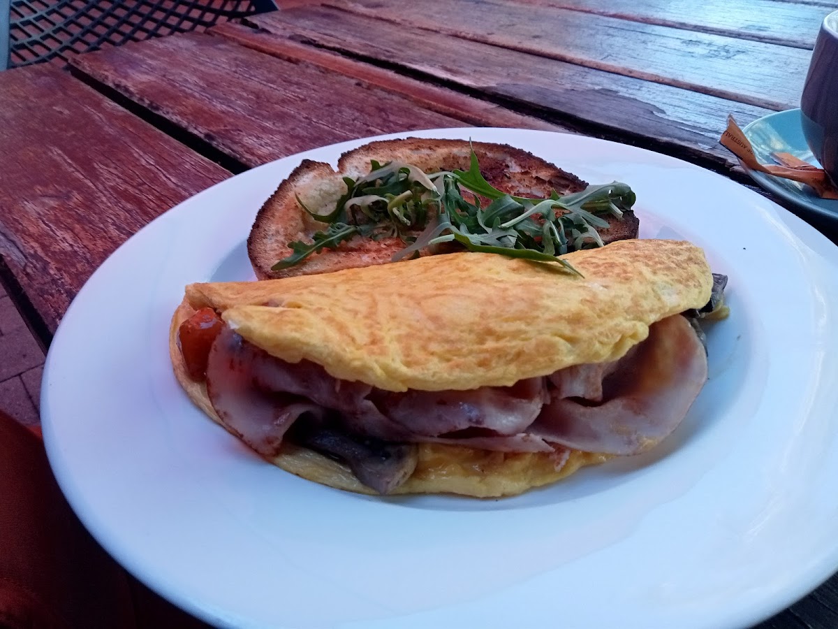 The Bikini Tree Cafe & Restaurant - 8