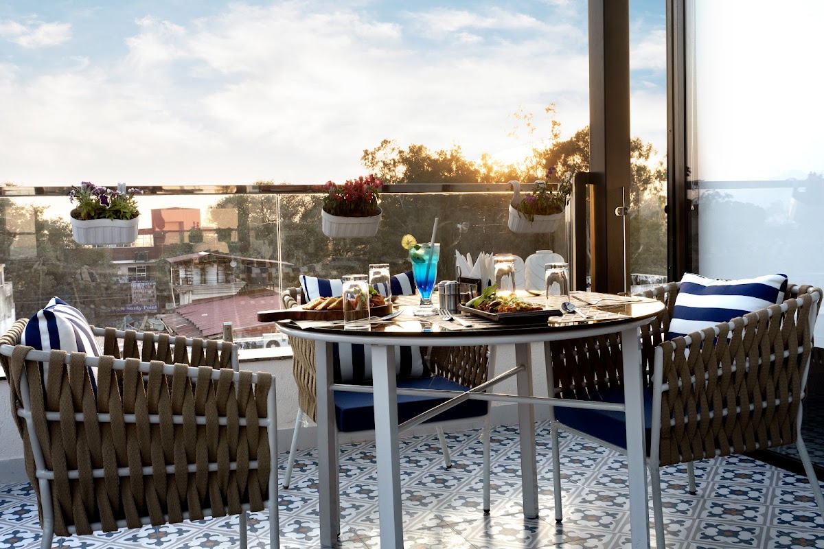 OTT | Over The Top | Cafe