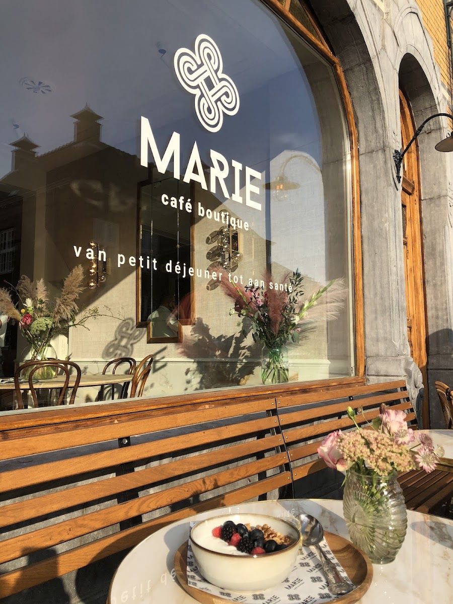MARIE café boutique