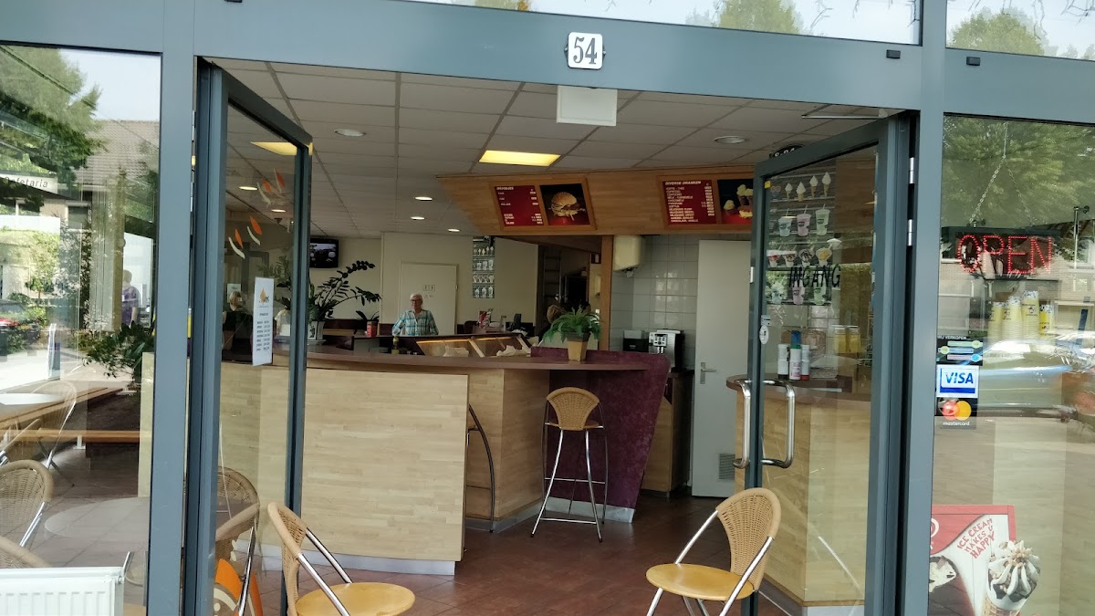 Cafetaria Lunchroom 'Twins'