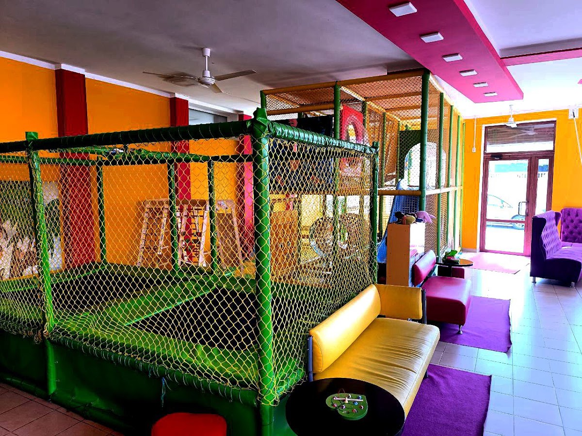 Malibu Family Club - 4