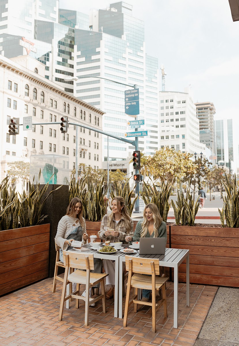 Coffeentalk Broadway