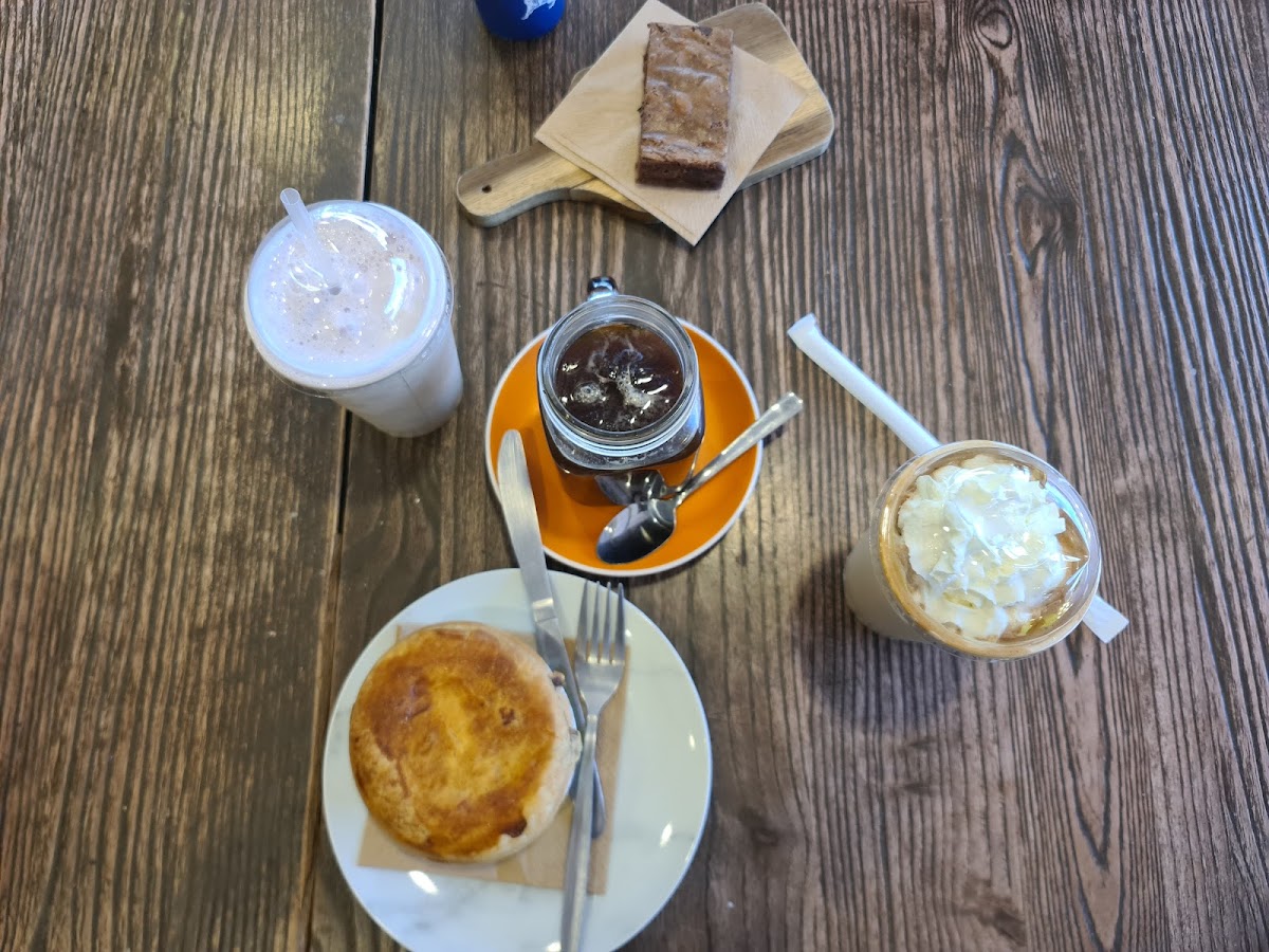 Central Bliss Cafe - 8