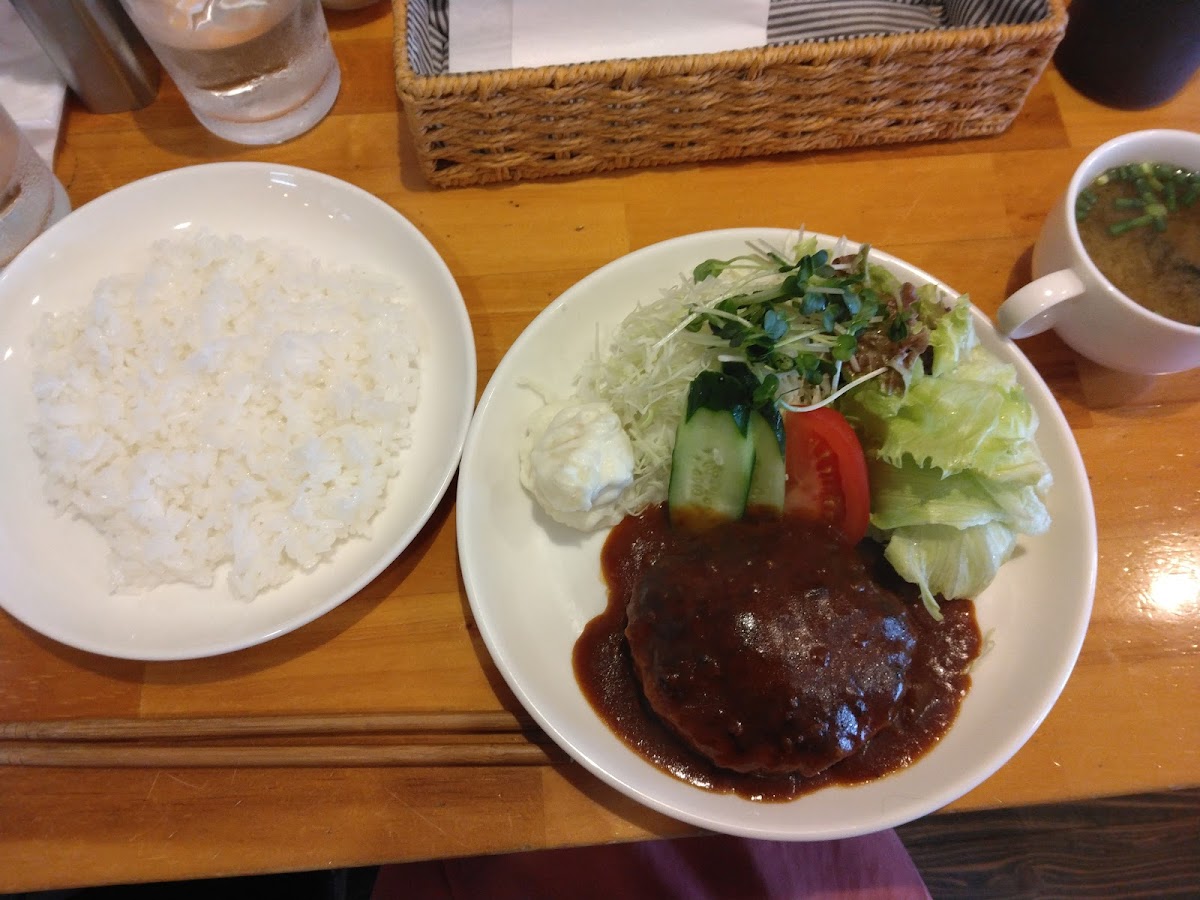 Tea Room Dog House - 4