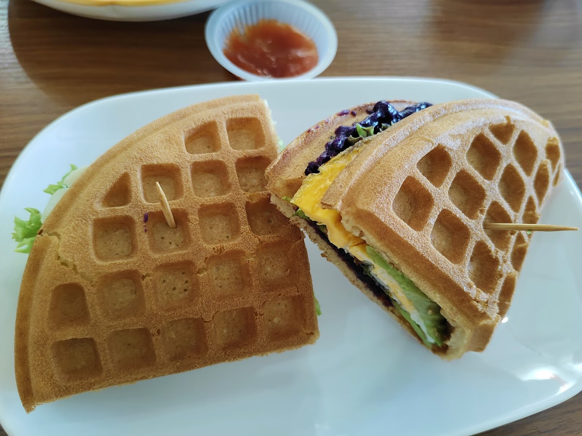 Sweet Honey Waffle House - 8