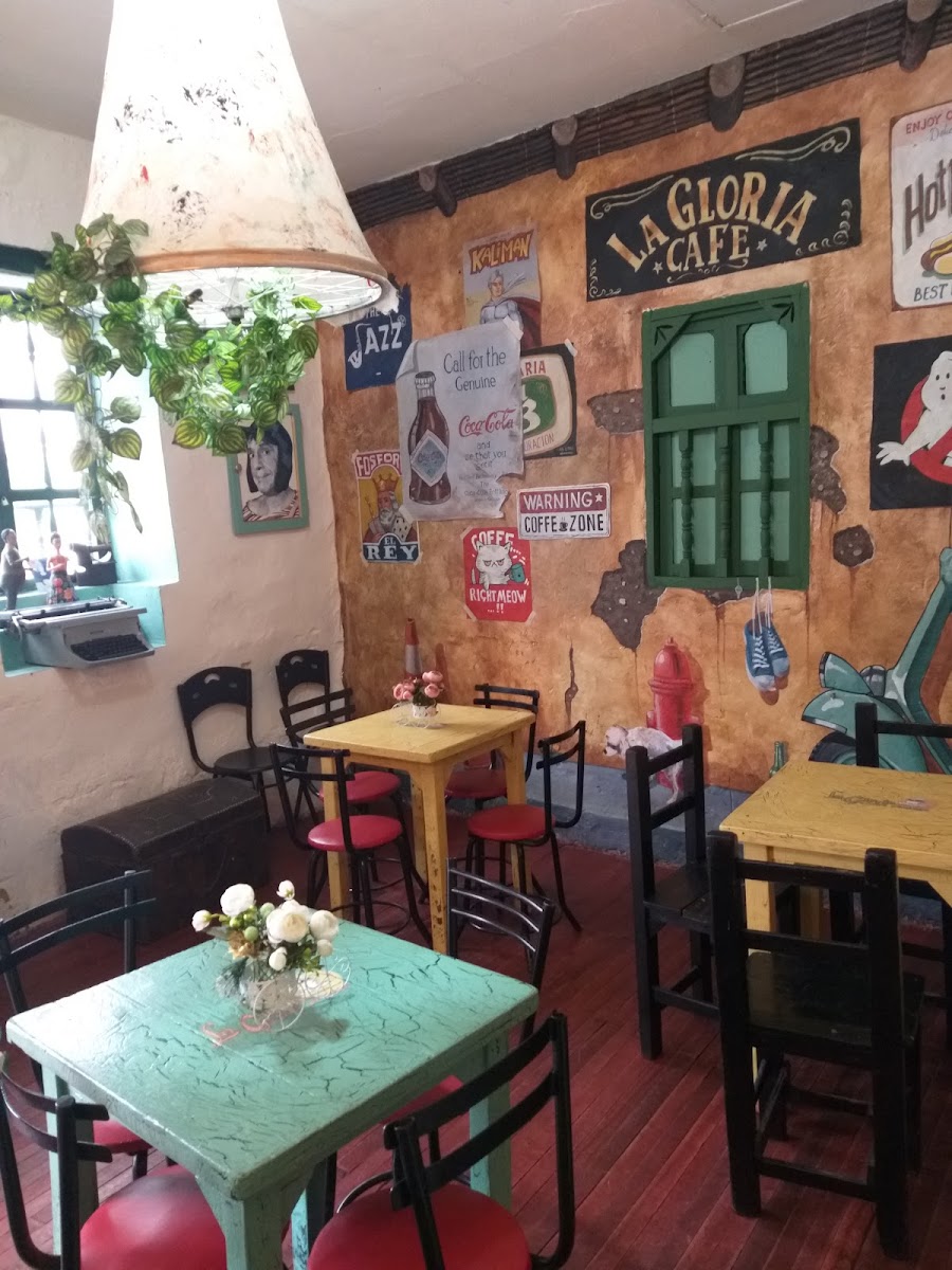 La Gloria Cafe Vintage