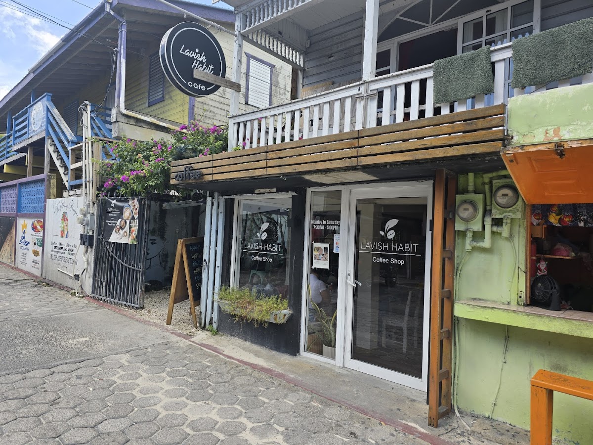 Lavish Habit Café