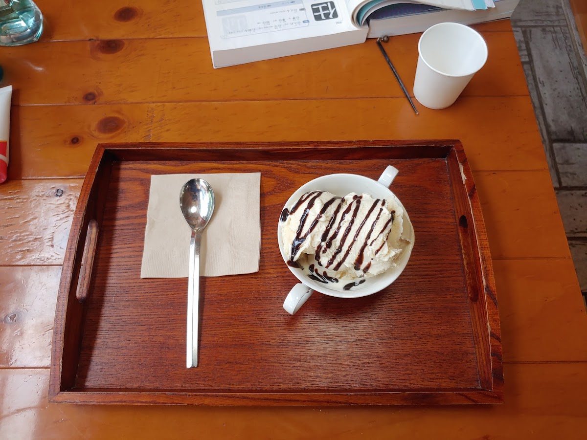 cafe COFFEE & TRAVEL - 10