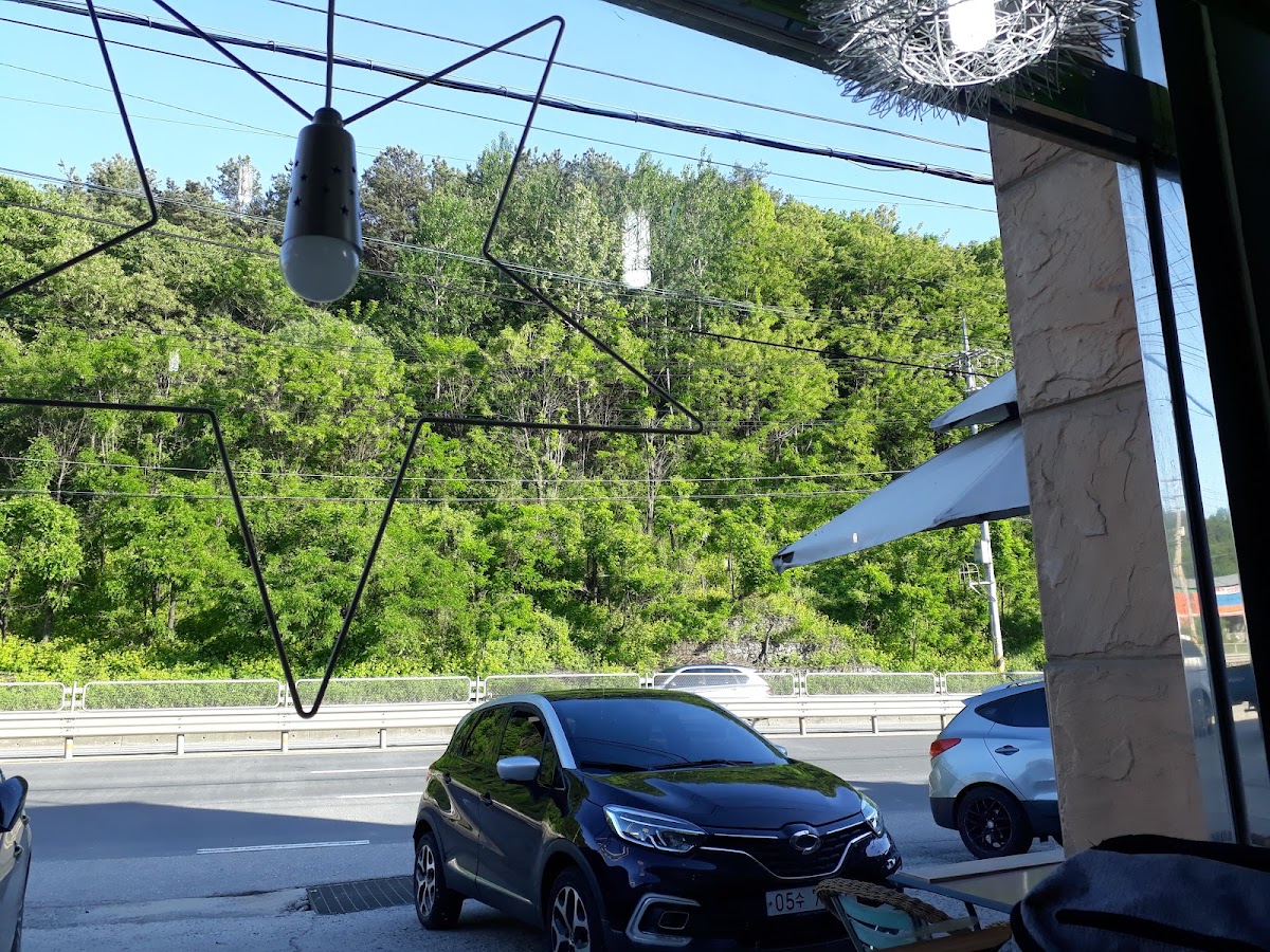 cafe COFFEE & TRAVEL - 4