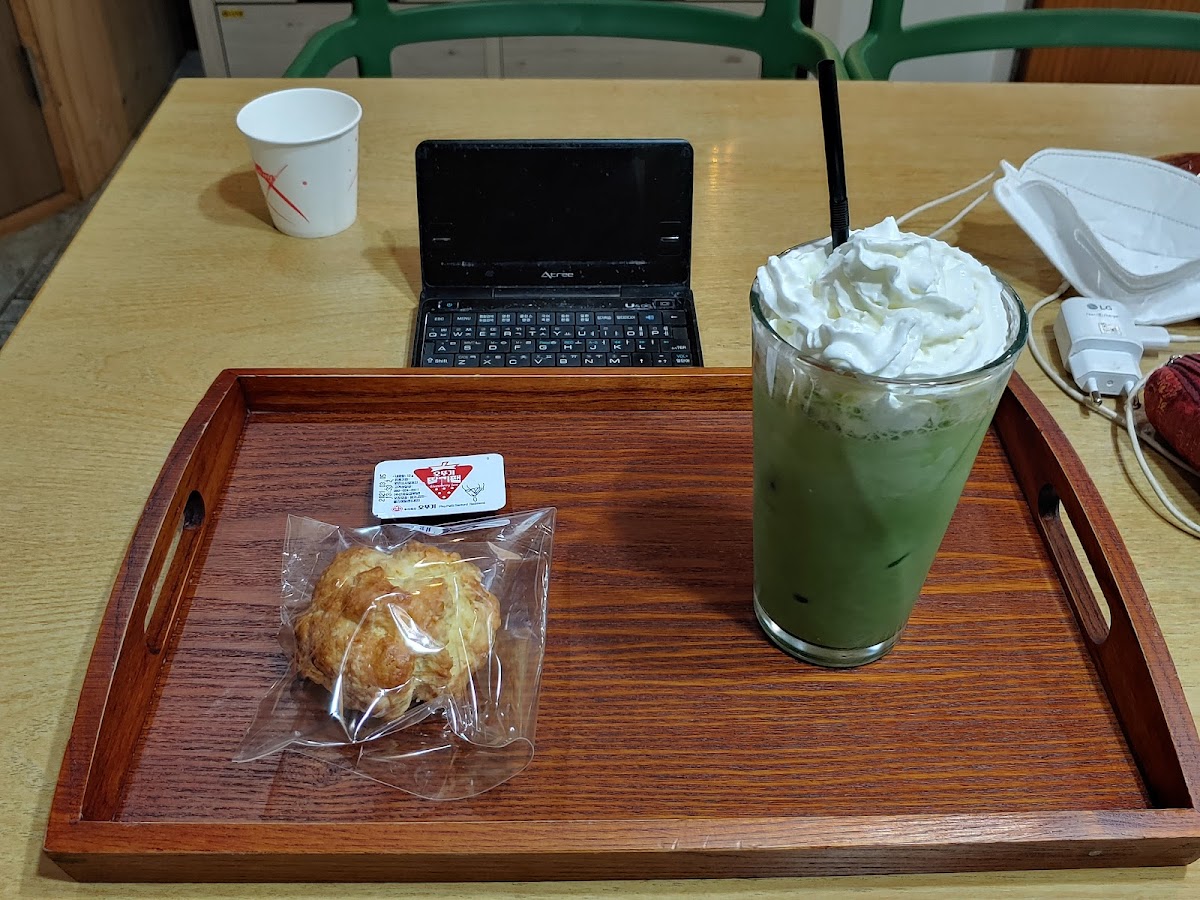 cafe COFFEE & TRAVEL - 5