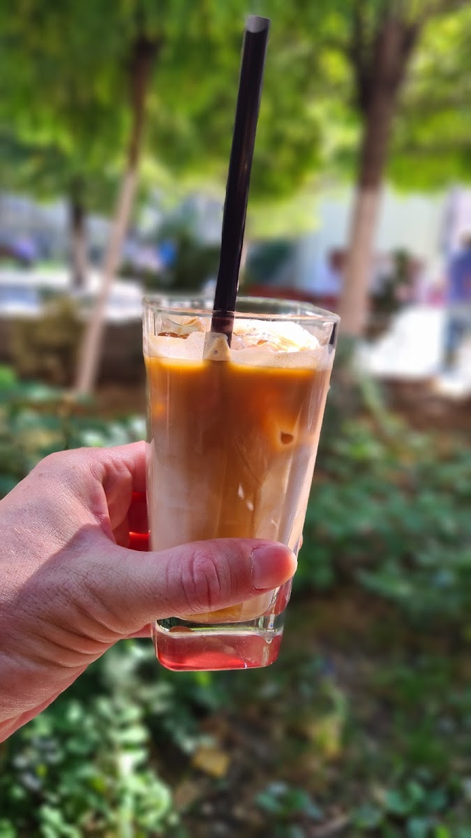 Half & Half Café - 10