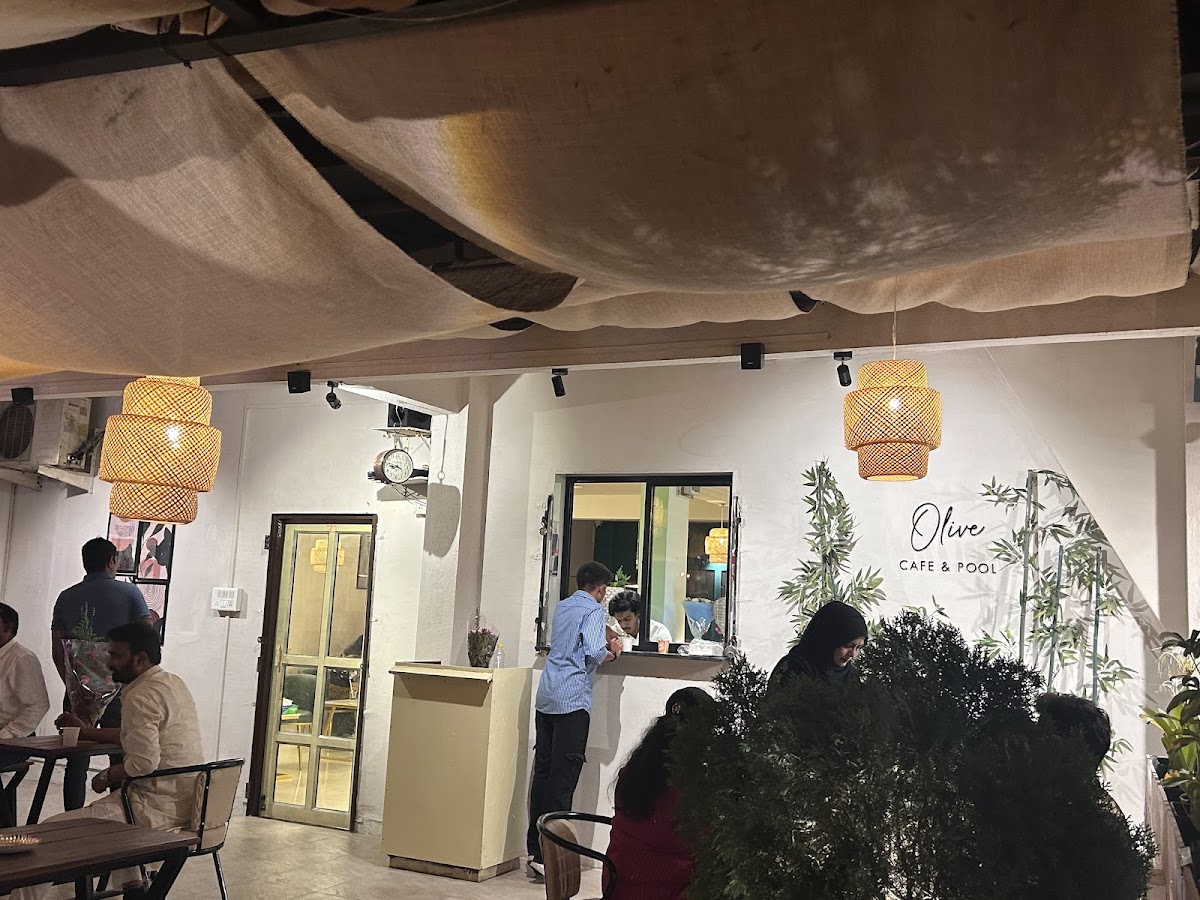 Olive - Cafe & Pool - 4