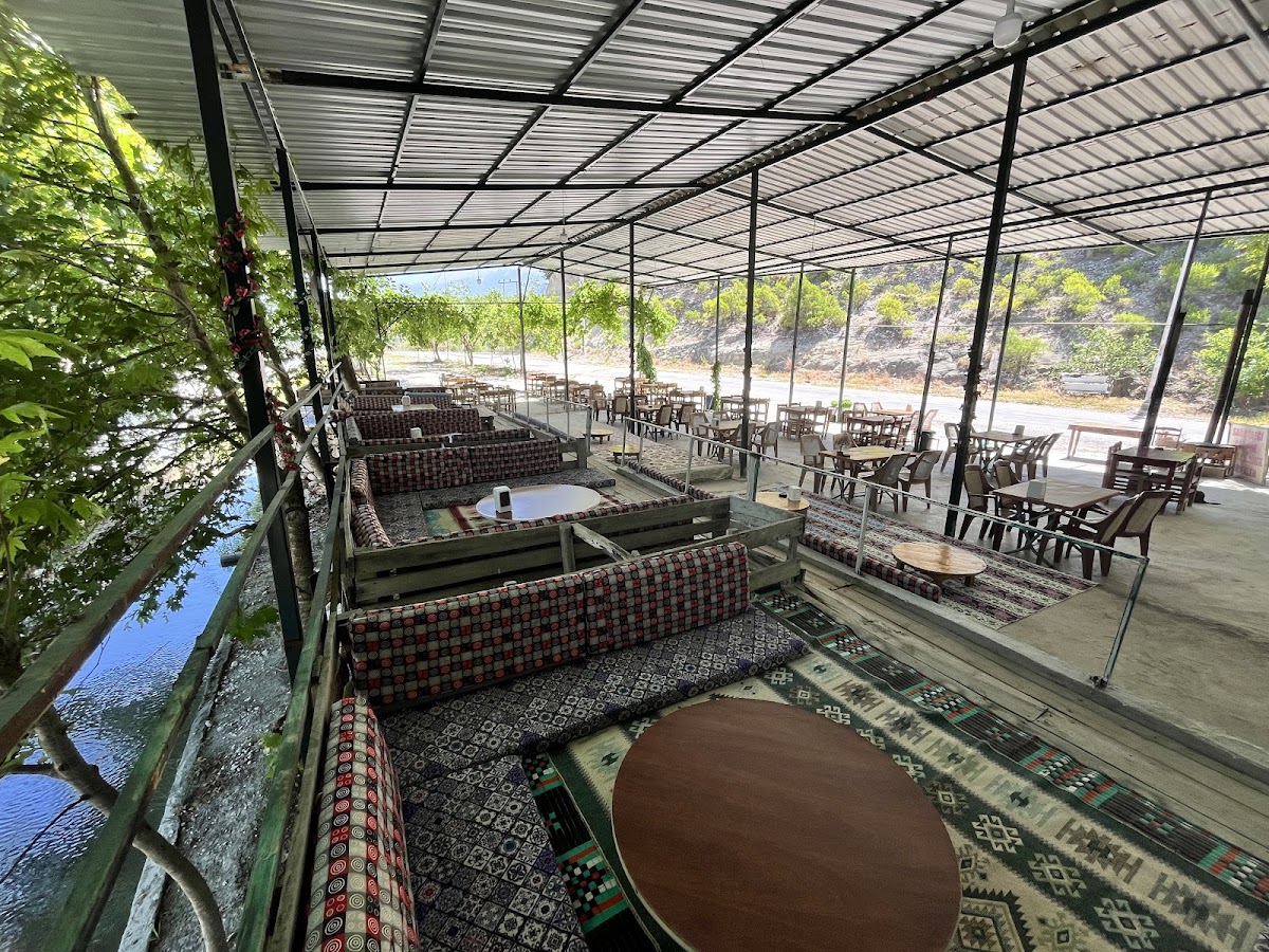 Uçar cafe mangır çay bahçesi