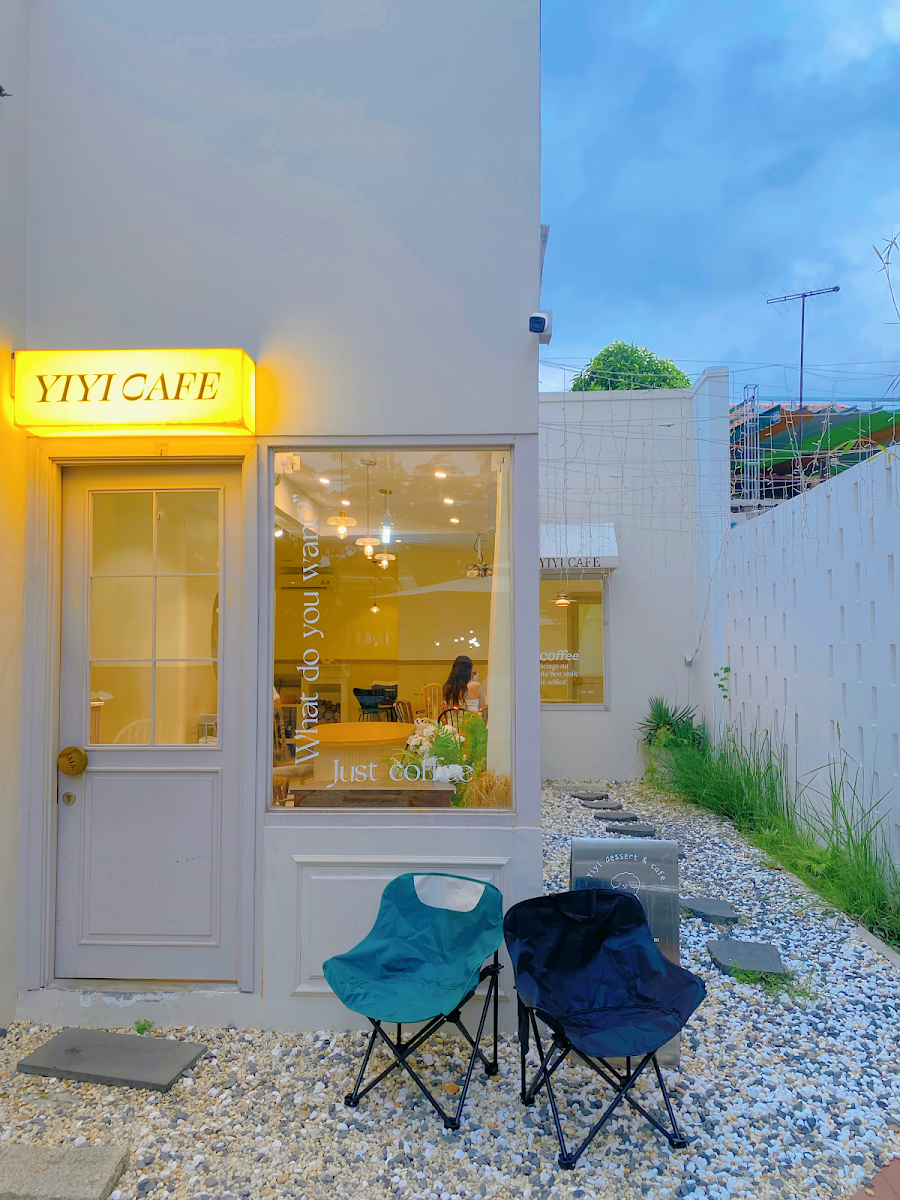 Yi Yi Desserts & Café