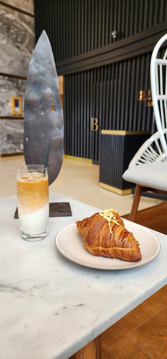 Risen Café and Artisanal Bakery, Business Bay - 7