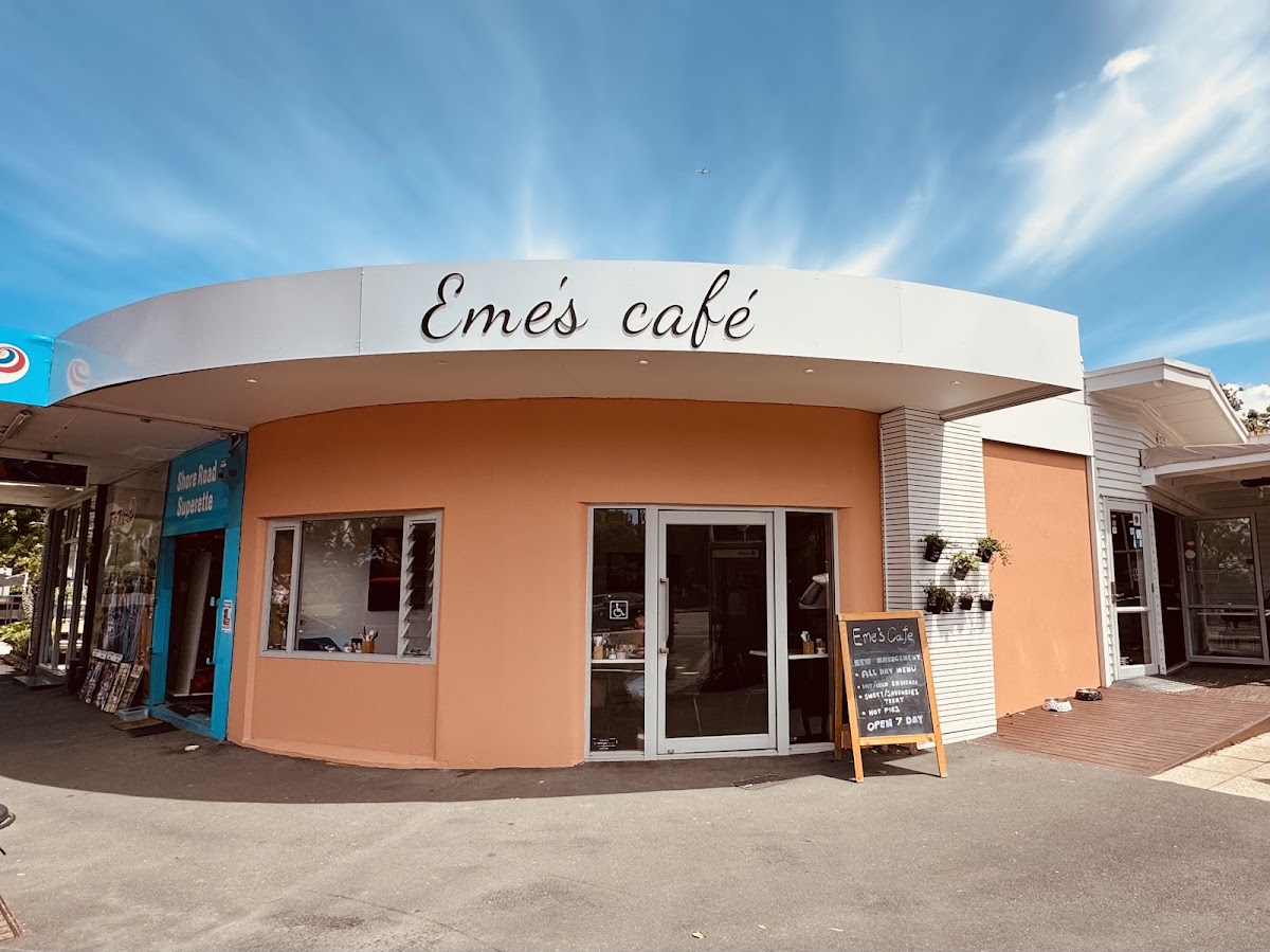 Eme's Cafe (Shore Rd Cafe)