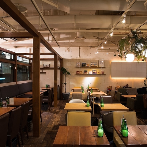 Mother Moon Cafe Kobe International House