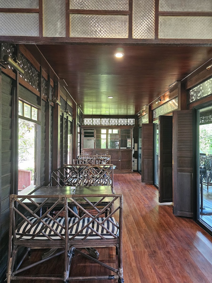 ชมปรางค Chomprang