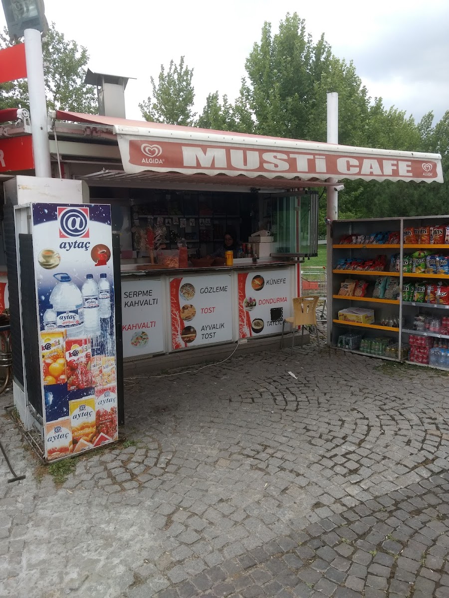 Musti Cafe