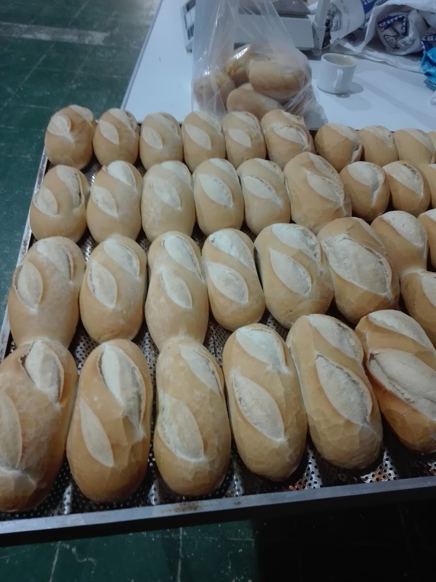 Panaderia Y Confitería París - 4