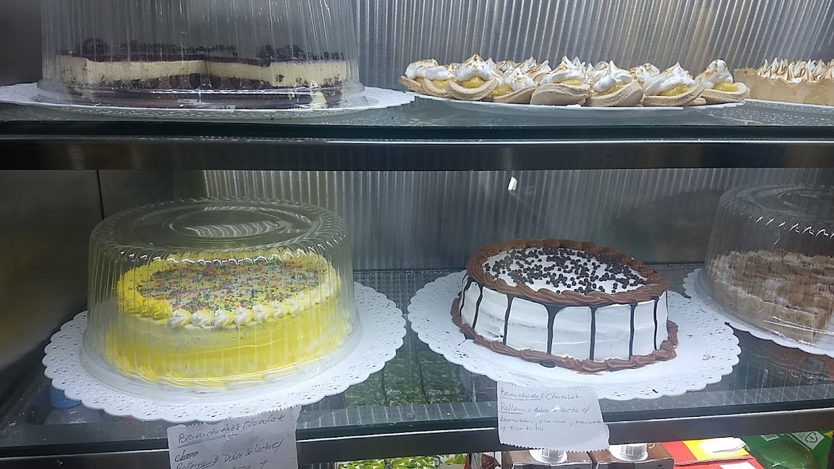 Panaderia Y Confitería París - 5