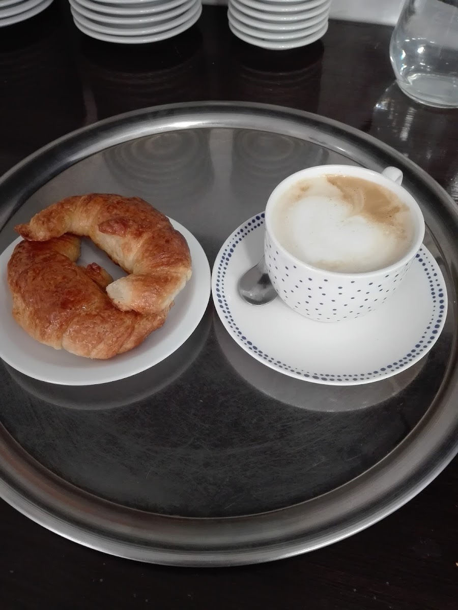 Panaderia Y Confitería París - 6