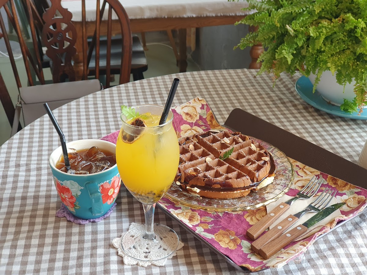 Jebudo Cafe Carrie's Home - 3