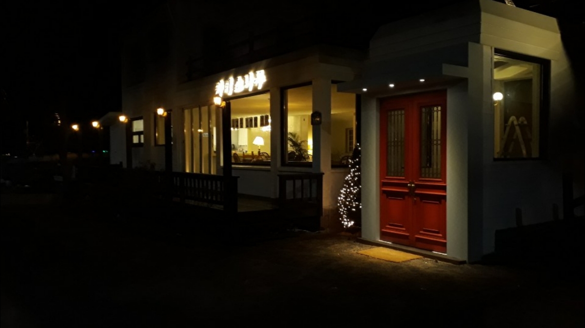 Jebudo Cafe Carrie's Home - 4