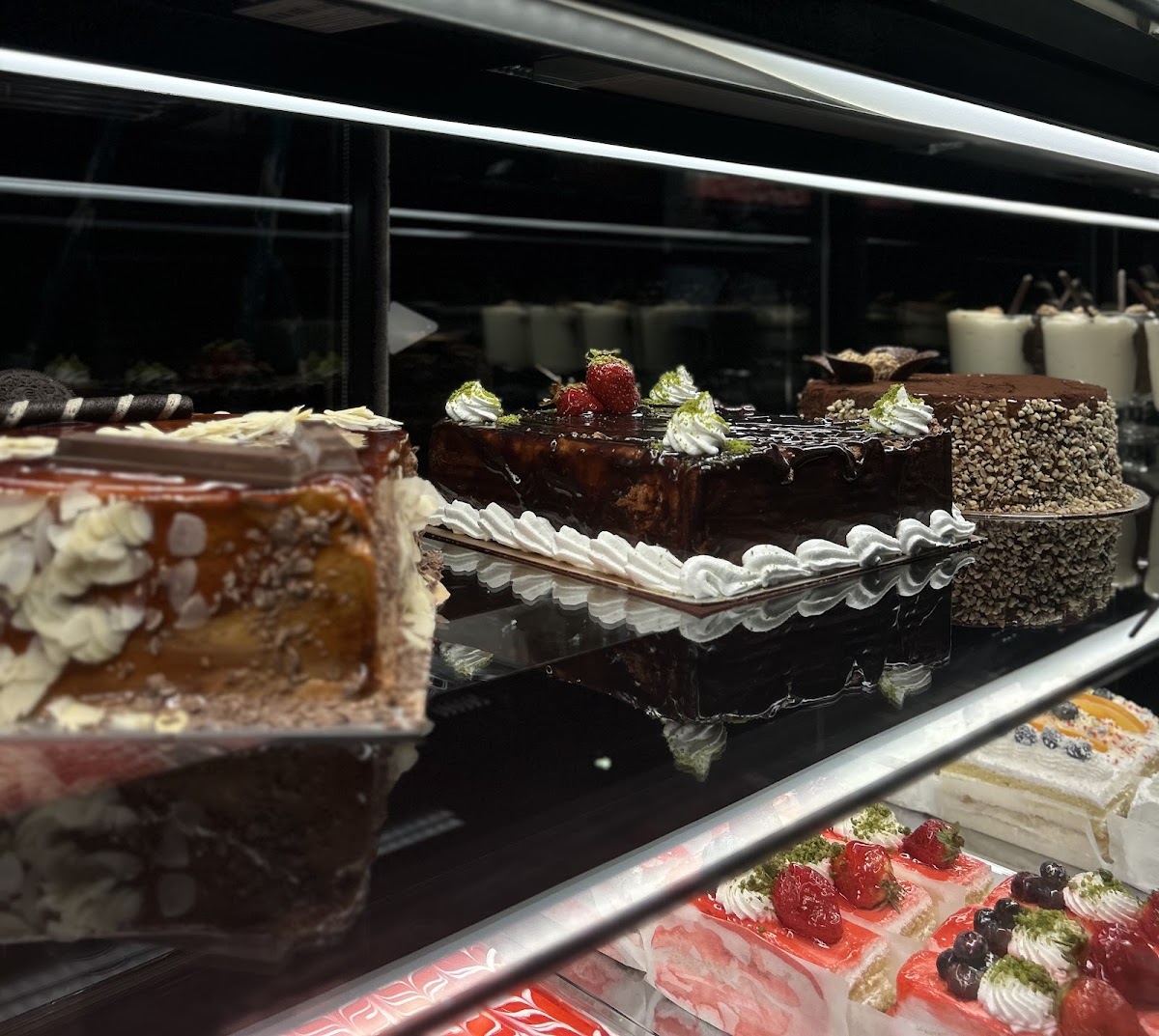 Café Mola - Patisserie