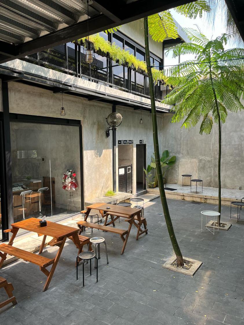 DAHAYU Coffee & Eatery