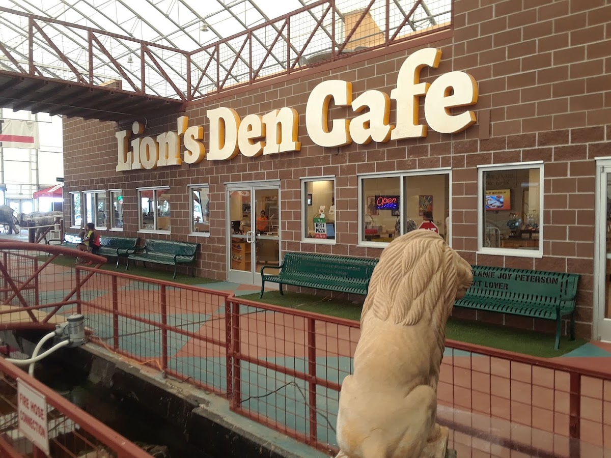 Lion's Den Cafe