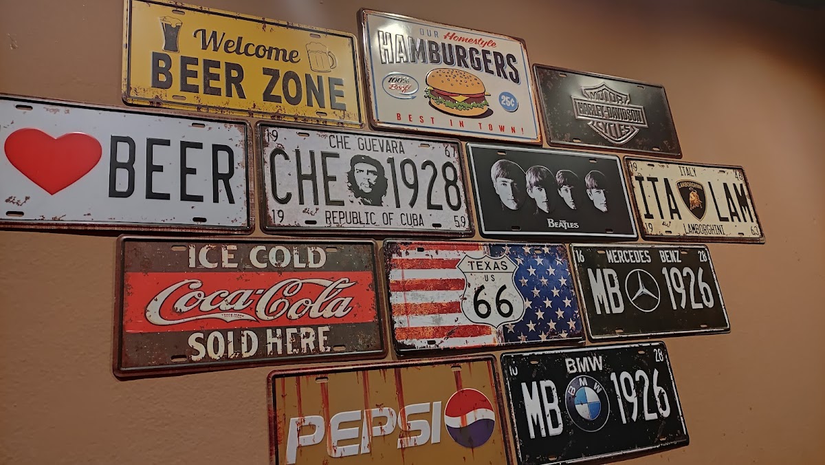 TUPAC Cafe - Bar - 1