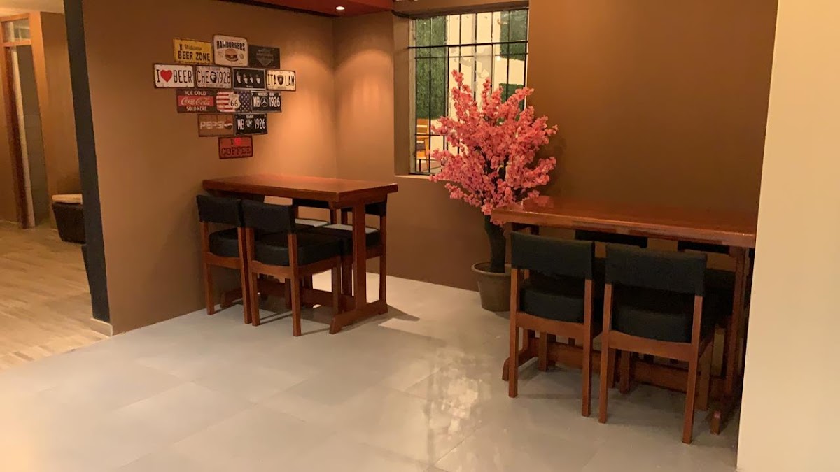 TUPAC Cafe - Bar - 4