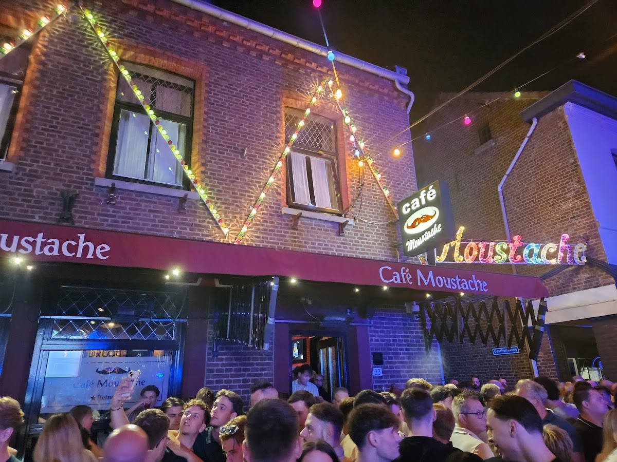 Café Moustache - 4
