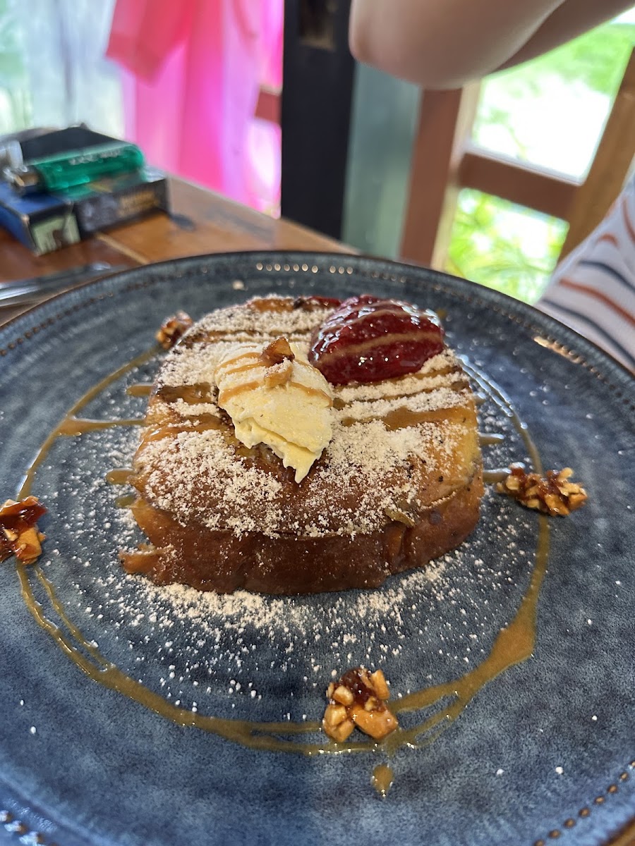 Takam Cafe & Bistro - 5